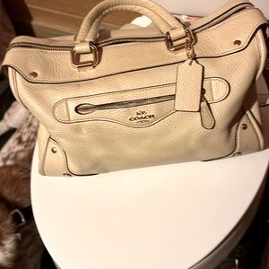 My new coach purse I absolutely adore it’s gorgeous and it’s super soft leather